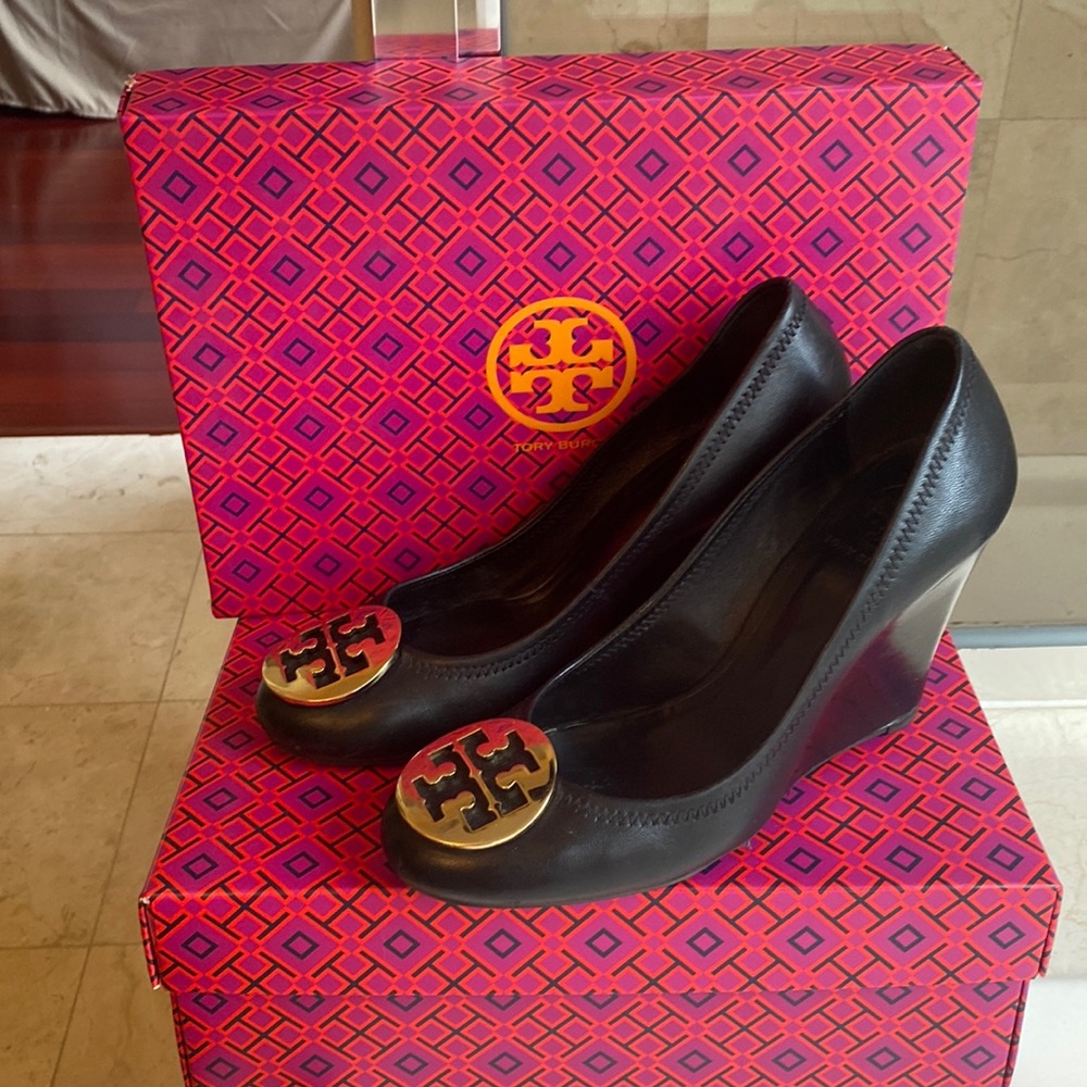 Black Tory Burch logo wedge.  Size 9